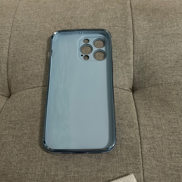 Blue iPhone 14 pro max phone case - Picture 4 of 6